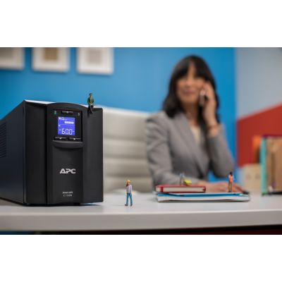 5. APC Smart-UPS C 1500VA LCD 230V with SmartConnect