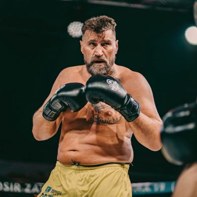 15. 14 oz Boxing Gloves - Classic Black - Origin Series