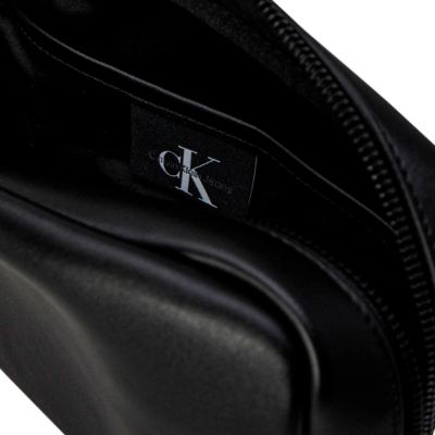 12. Calvin Klein Jeans Plaque Small Pouch K50K508221