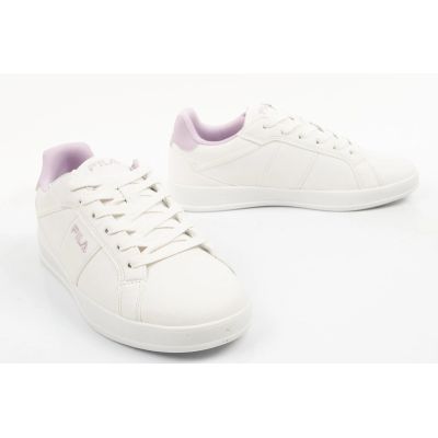 7. Fila women's sports shoes Foro sneakers white fashionable comfortable