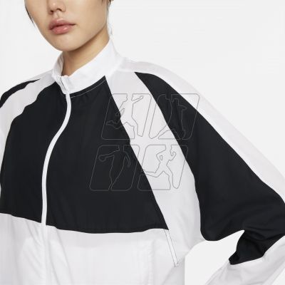 4. Nike Retro Sweatshirt W DD5995-100