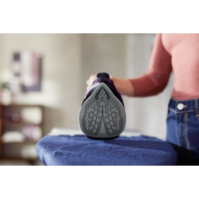 11. PHILIPS DST 5030/80 iron