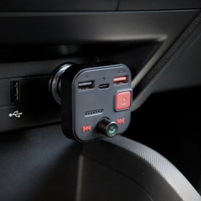 12. SAVIO TR-15 FM Transmitter with Display, Bluetooth and PD USB-C USB-A Quick Charge Charger, Bass Boost