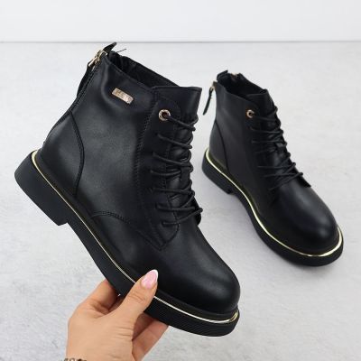 2. Women's leather ankle boots, black, Goe SS2N4101