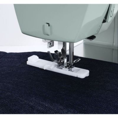 4. Singer 4423 Sewing Machine