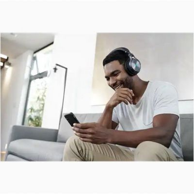 12. Corsair VIRTUOSO RGB Wireless XT Wired & Wireless Bluetooth Headband Headset Black