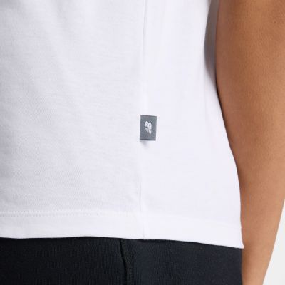 4. New Balance Sport Graphic T-Shirt W WT51540WT