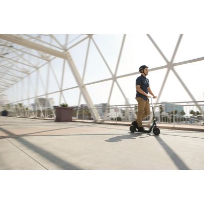 24. Razor A5 Air Scooter 13073005 (Black)
