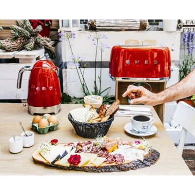 13. SMEG skrudintuvas TSF02RDEU