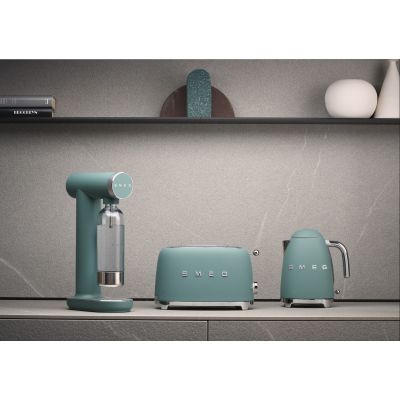 6. Smeg Wassersprudler SKC01EGM, 800ml Flasche, Smaragd Matt