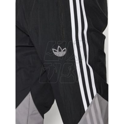 5. adidas Originals Lightning Tp M HE4715 pants