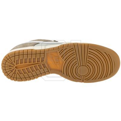 4. Nike Dunk Low Retro SE IB6399-002 Green 40