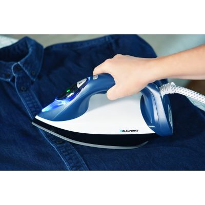 4. Blaupunkt SSP701 steam station (3200W)