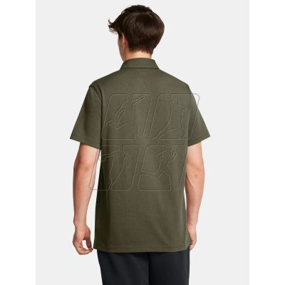 3. Under Armour T-shirt M 1386608-390