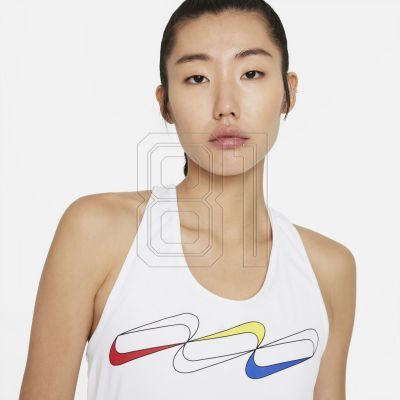 9. Nike Dri-FIT Retro T-shirt W DD5989-100