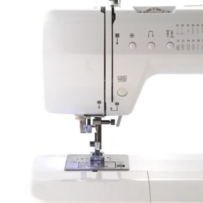 2. Łucznik Malwina 2070 sewing machine