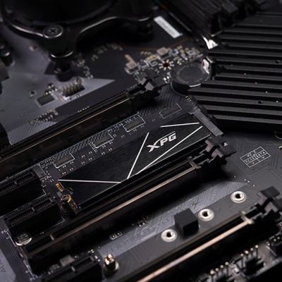 12. ADATA XPG GAMMIX S70 BLADE 1TB M.2 2280 PCIe Gen3x4 SSD