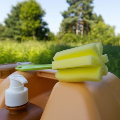 13. OFFLANDER WATER TANK WITH TAP 20L