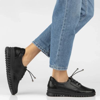 6. Women's leather half-notes on a wedge, black Filippo DP8102