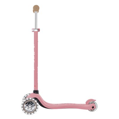 8. SIGNATURE LIGHTS 3-Wheel Scooter (428-211)