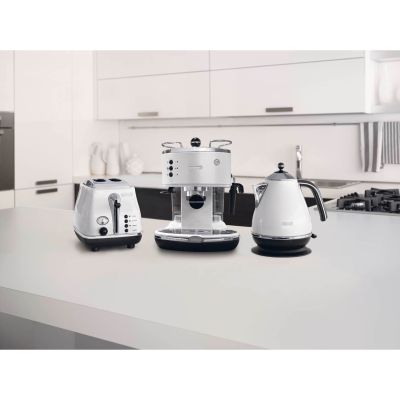 6. DeLonghi ECO 311.W espresso machine (1100W; white)