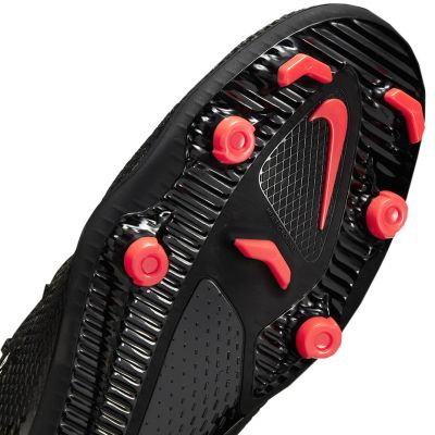 7. Nike Phantom GT2 Club MG DA5640 001 football boots
