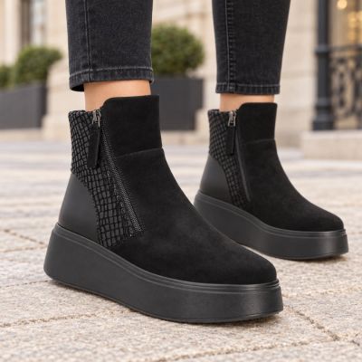 6. Women's leather ankle boots on a black platform Filippo DBT8077/26