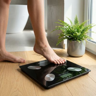 5. ESPERANZA DIGITAL BATHROOM SCALE WITH BODY FAT MEASUREMENT CHA-CHA BLACK EBS022K