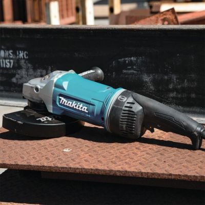 4. Makita GA9070X1 Angle Grinder 6600 RPM 2400 W 3.6 kg