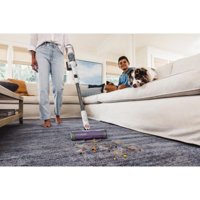 5. SHARK Cordless LED Vacuum Cleaner IW1611EU
