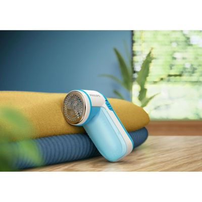 10. Philips GC026/00 Fabric Shaver