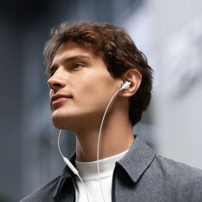 7. Joyroom JR-EW01 in-ear wired mini jack headphones with remote control - white