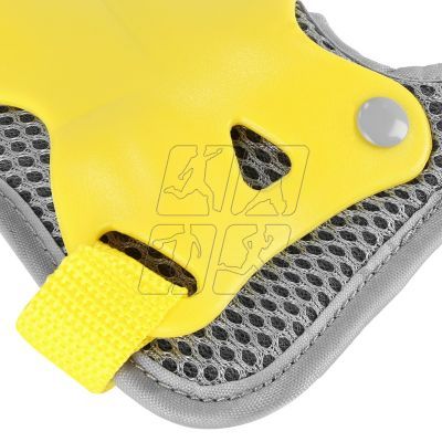 5. Spokey Shield Jr Protector Set 9506999000