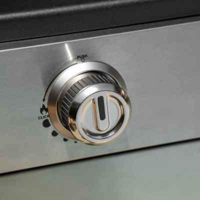 15. Black+Decker BXOG7200E Gas Grill 2 Burners x 3.6 kW