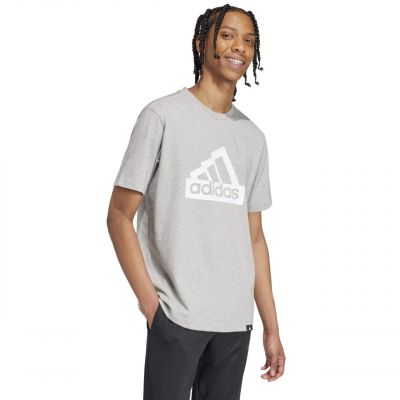 8. adidas Modern Essentials Graphic T-shirt M IW2648