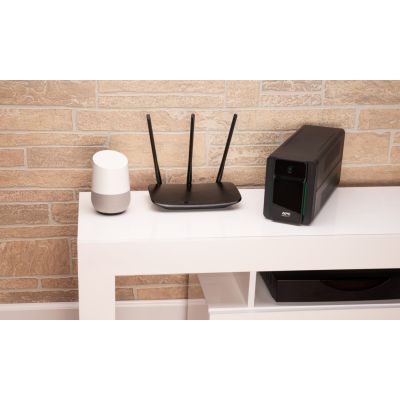 4. APC BACK-UPS 1600VA 230V AVR/FRENCH SOCKETS