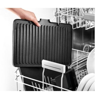 4. BRAUN MultiGrill 7 Contact Grill CG 7044 with grill, frying and waffle plates