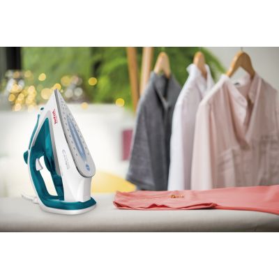 25. TEFAL FV 5718 Easygliss Plus 2 iron