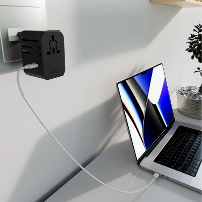 11. SBS Universal GaN Travel Adapter 70W 3xUSB-C 2xUSB-A with Case - Black