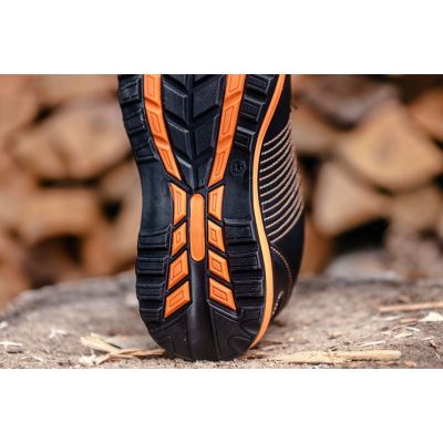 3. NEO tools 82-105 safety shoes