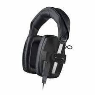 3. Beyerdynamic DT 150 Wired Over-Ear Headphones Black