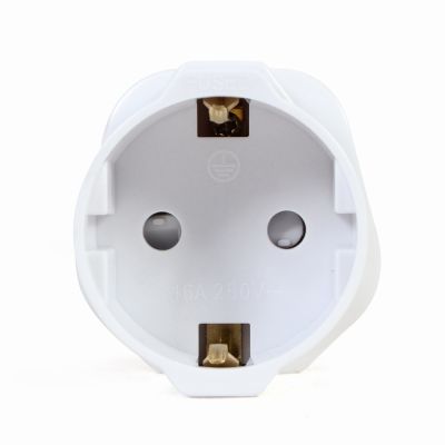 2. GEMBIRD AC Adapter – UK to EU Schuko 13A