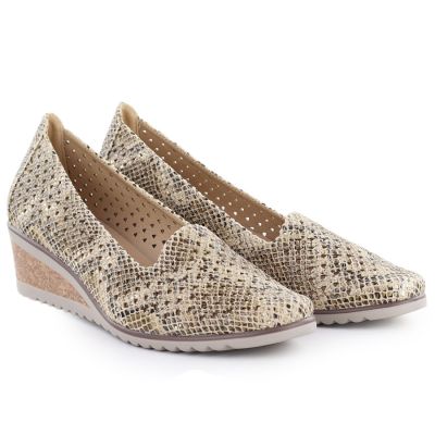 4. Women's wedge shoes with openwork snake print, beige, Potocki SZ12306