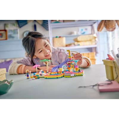 22. LEGO Friends 42676 - Water Park Fun