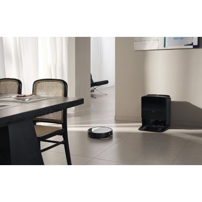 41. Roborock Saros 10R Robot Vacuum Cleaner (Black)