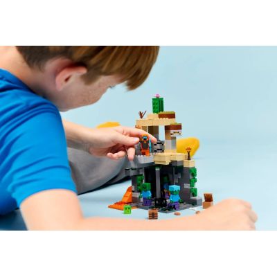 9. LEGO Minecraft 21587 Zombie Dungeon