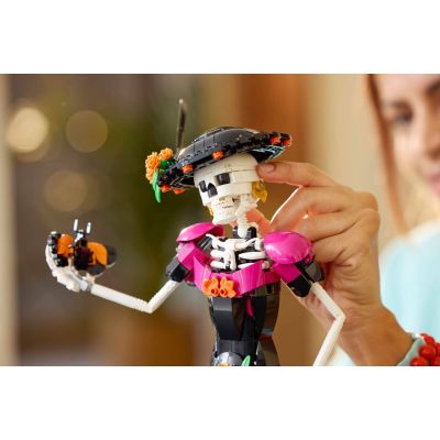 4. LEGO Ideas 21372 - La Catrina