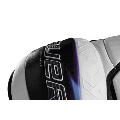 5. Bauer Vapor Flylite Sr 1064785 hockey shoulder pads