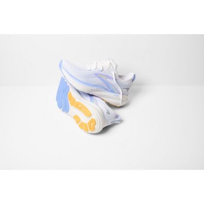 9. Glycerin 22 women's running shoes for asphalt white