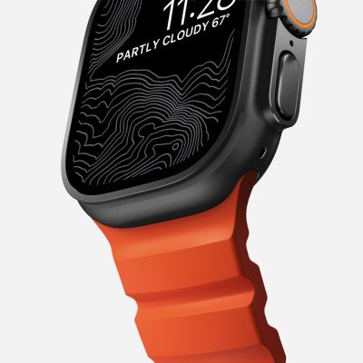5. Nomad Rocky Point Band Black Leather, Titanium